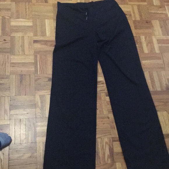 Black wide legged Lululemon pants - Picture 3 of 9